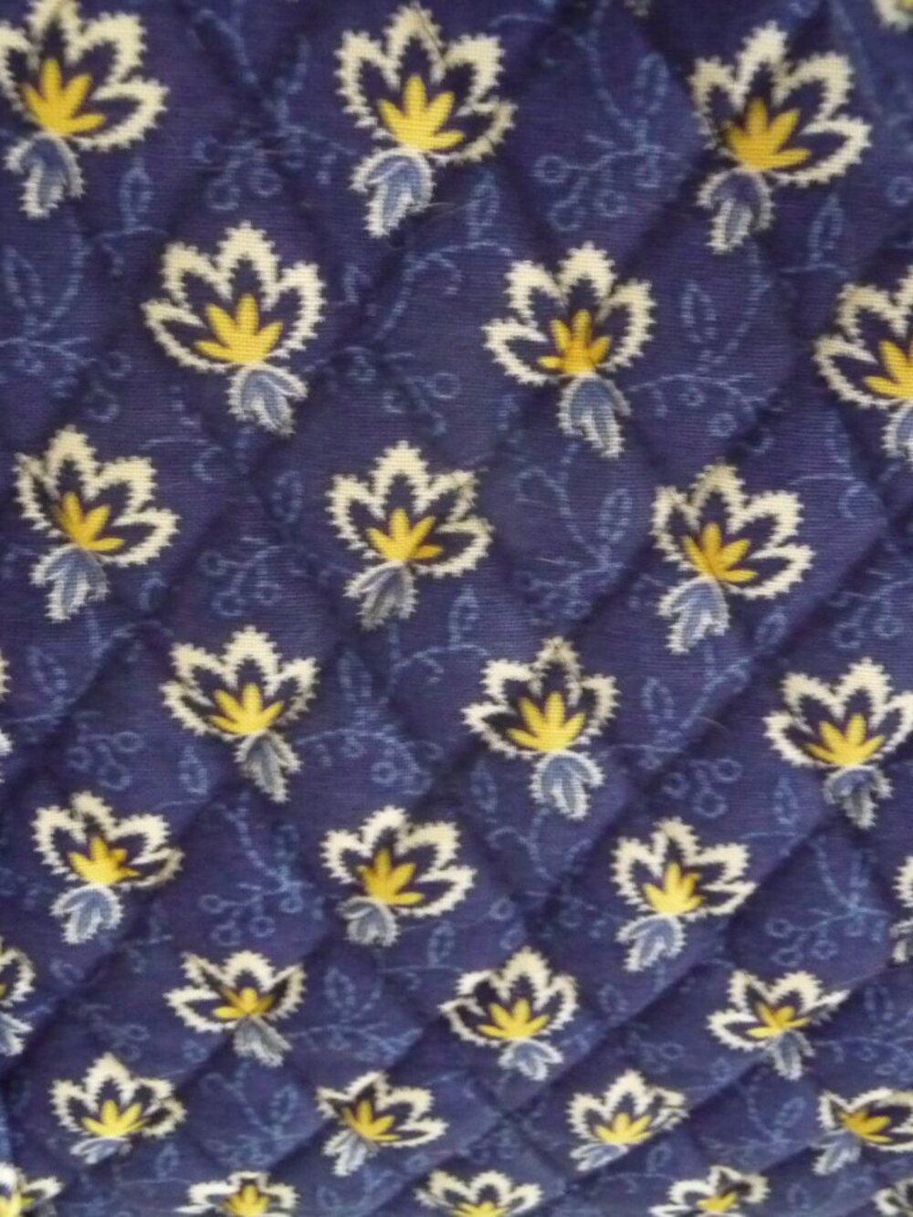 Vera Bradley Maison Blue 4 Piece Travel Set Retired - Picture 9 of 13